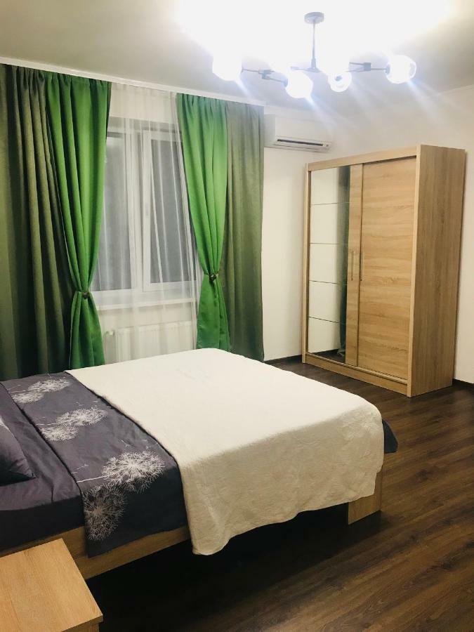 Naberezhna 10, Central Lutsk Daire Dış mekan fotoğraf